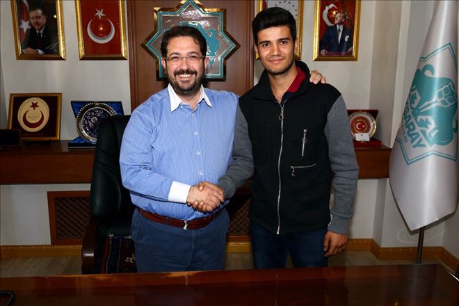 Kick Boks Şampiyonundan Başkan Yazgı´ya Ziyaret