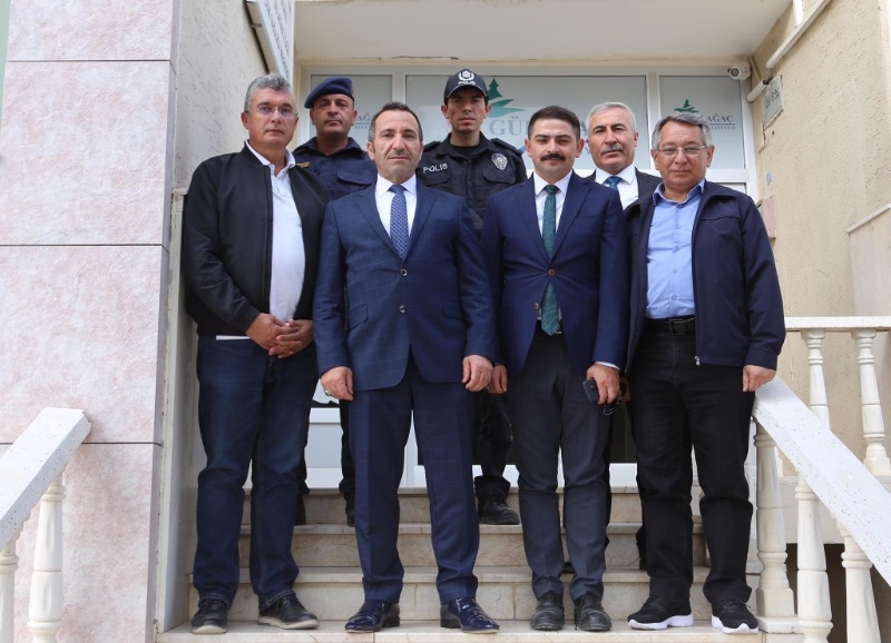 Vali Mantı Gülağaç ve Demirci Belediye Başkanlığını ziyaret etti