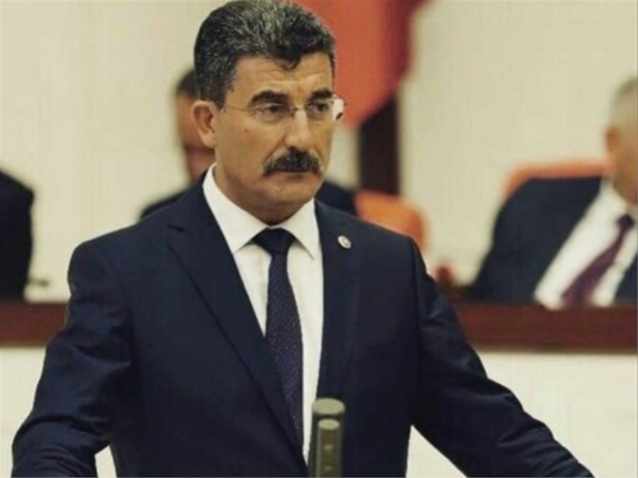 Ayhan Erel Bakan Ersoy’un gözünün içine bakarak Aksaray’ı sordu