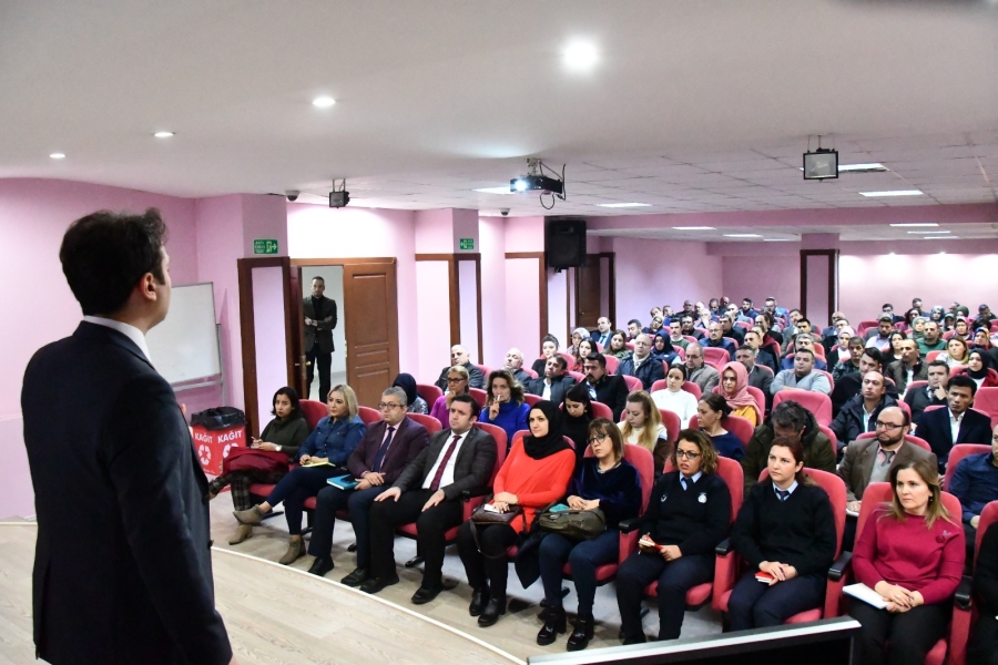 Aksaray Belediye personeline e-devlet kursları veriliyor
