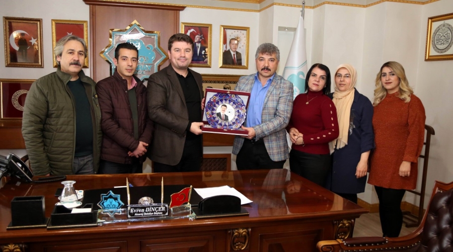 Aksaray Berberler ve Kuaförler Odası Yönetiminden Başkan Dinçer’e Nezaket Ziyareti