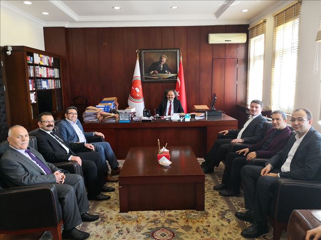 Makamlara Değil, Gönüllere Talibiz