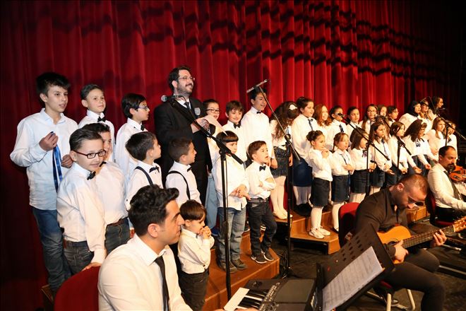 Aksaray Belediyesi Çocuk Korosu´ndan Nostaljik Müzik Dinletisi