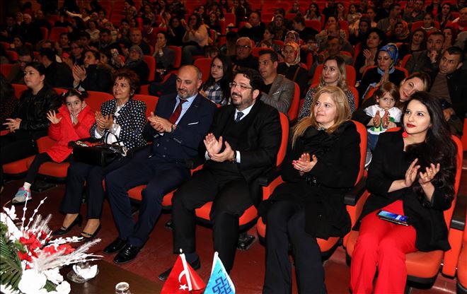 Aksaray Belediyesi Çocuk Korosu´ndan Nostaljik Müzik Dinletisi