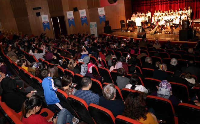 Aksaray Belediyesi Çocuk Korosu´ndan Nostaljik Müzik Dinletisi
