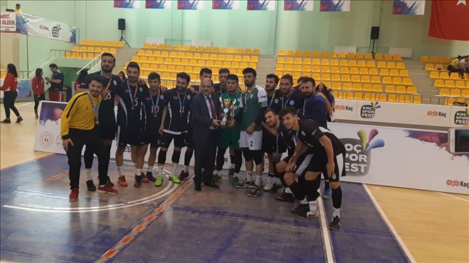 ASÜ Ekibi, Salon Futbolu Ligini Birincilikle Tamamladı