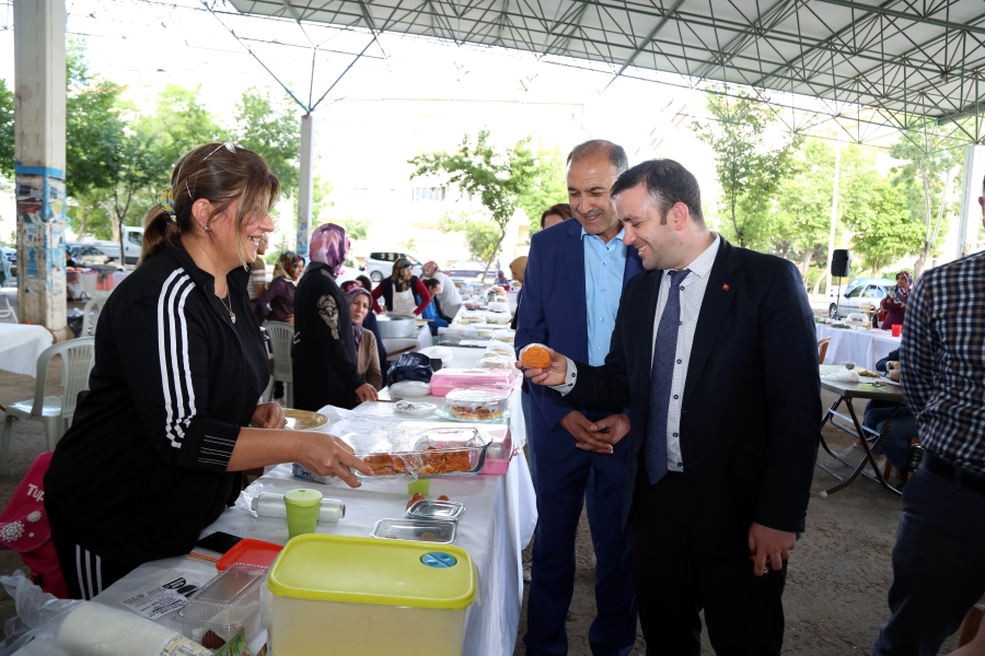 Yeni Belediye Başkan Yardımcısı Çelik Hanımeli Pazarını Ziyaret Etti