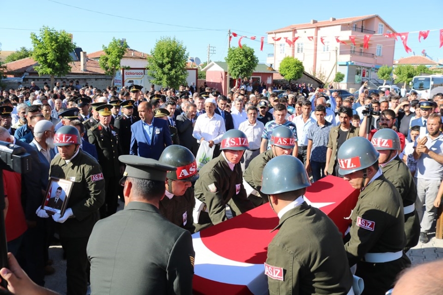 Şehit Uzman Çavuş Mikail Candan Bağlıkaya ’da Toprağa Verildi.