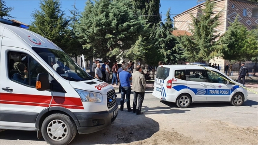 Kamyon Altında kalan vatandaş hayatını kaybetti
