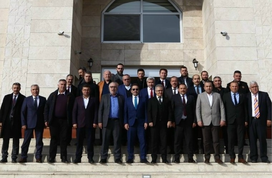 Vali ve Beraberindeki Heyet Aksaray Ticaret Borsasını Ziyaret Etti