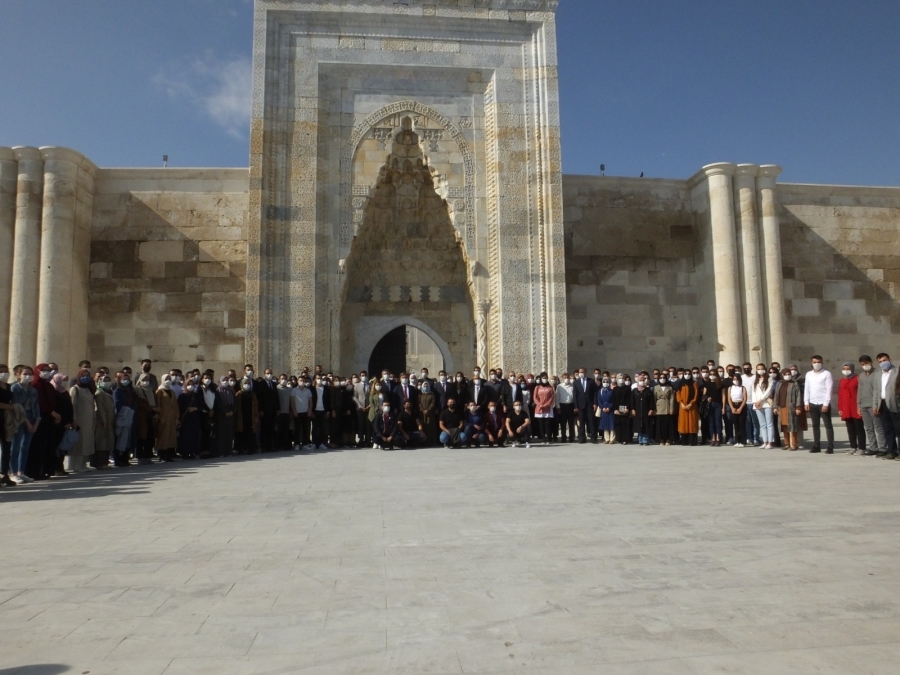 Vali Hamza Aydoğdu bir insan dünyayı değiştirir dedi