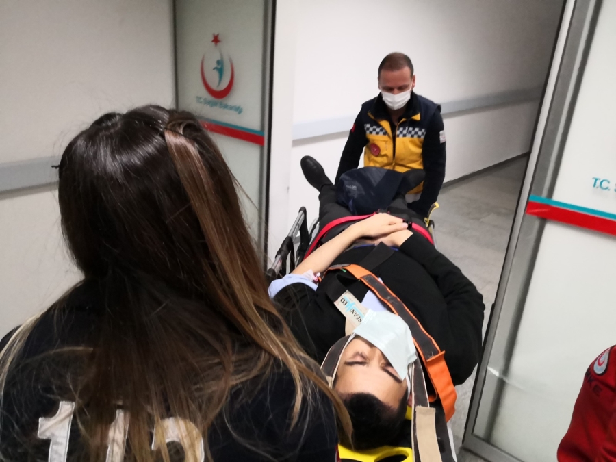 Aksaray'da Meydana Gelen Kazada 2 Kişi Yaralandı