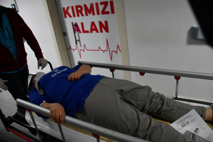 Aksaray'da Yoldan Çıkan Araç Şarampol'a Devrildi 2 Kişi Yaralandı