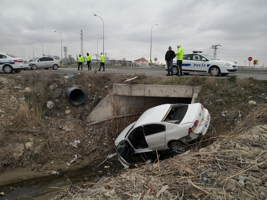 Aksaray’da 2 otomobilin çarpıştı: 2’si uzman çavuş 3 kişi yaralandı