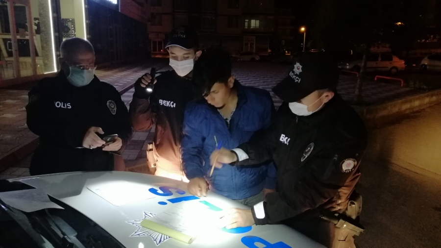 Aksaray’da uyarıları hiçe sayan 21 gence 8 bin 232 TL para cezası