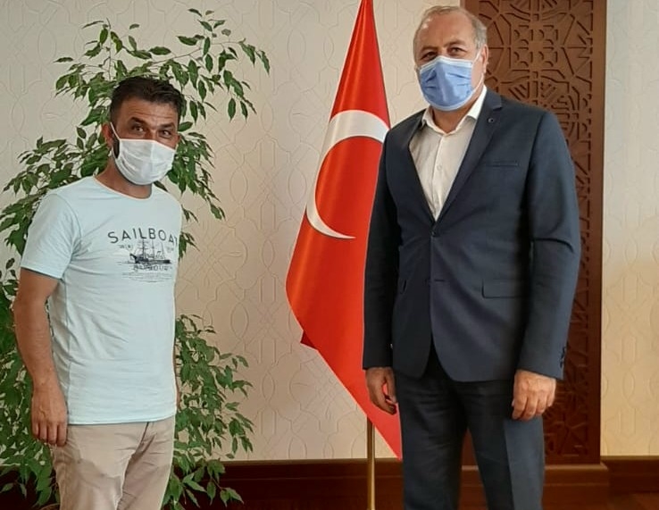 Sevgi Çemberi Talat Adalar Kaymakamı Hemşerimiz Mustafa Ayhan'ı Makamında Ziyaret Etti
