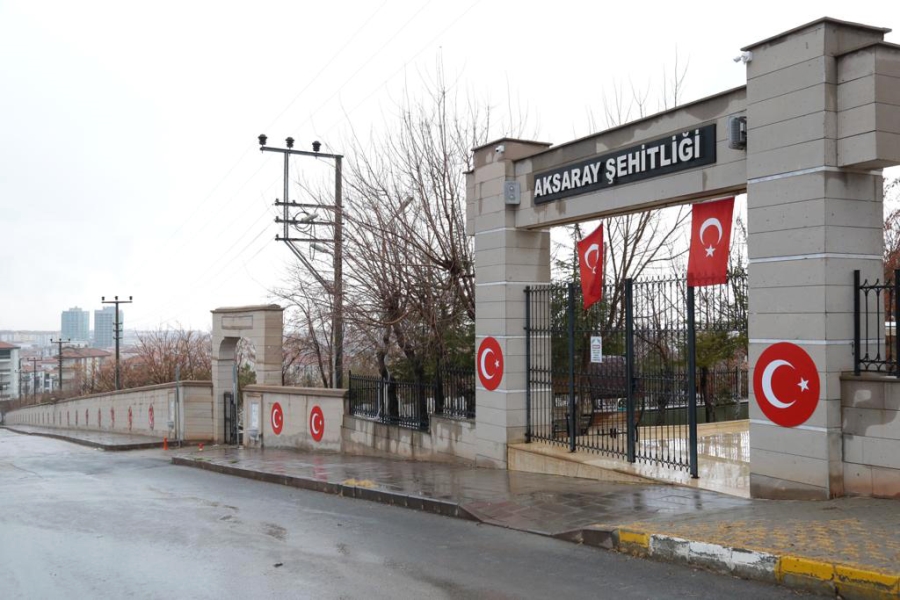 Aksaray'da Şehitlik Yolu Güzergâhı Dekoratif Türk Bayrağı İle Donatıldı