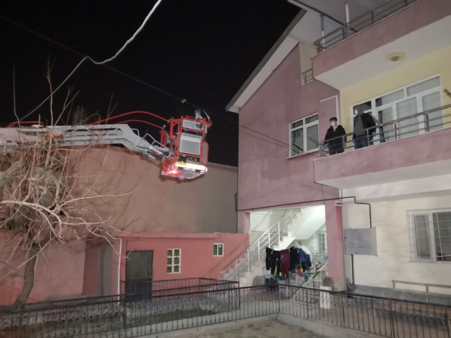 Aksaray'da hırsız kiracıyı, polis suç üstü yakaladı