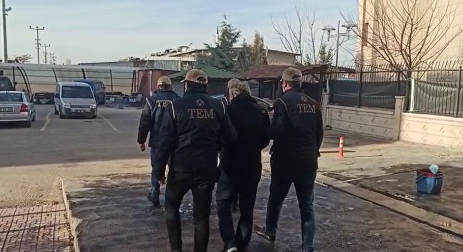 FETÖ Örgütüne mensup haklarında kesinleşmiş hapis cezası bulunan 2 kişi yakalandı