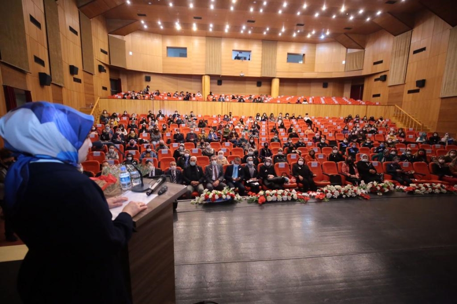 Vali Hamza Aydoğdu’nun eşi Emine Aydoğdu Kanserden Korkma Geç Kalmaktan Kork Dedi