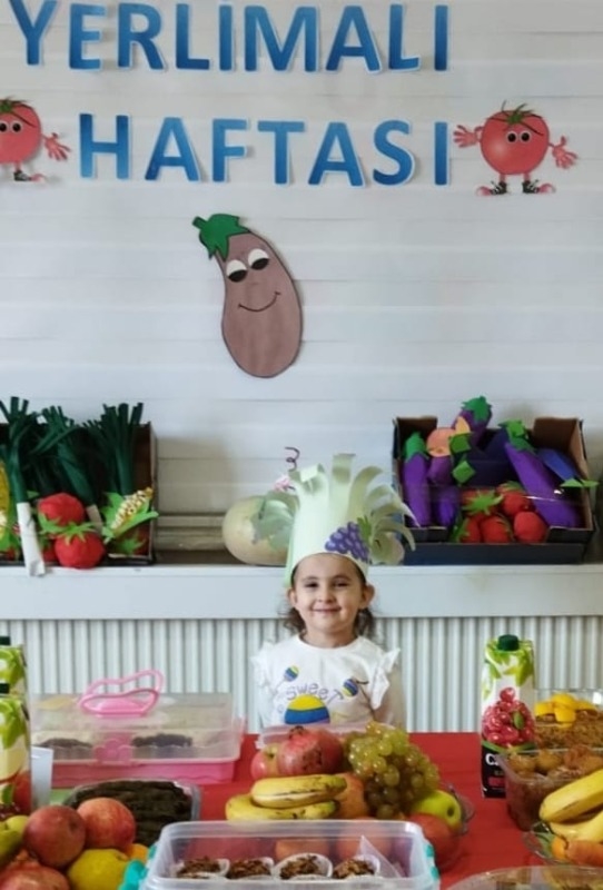 MİNİK ÖĞRENCİLER YERLİ MAL HAFTASINI KUTLADILAR