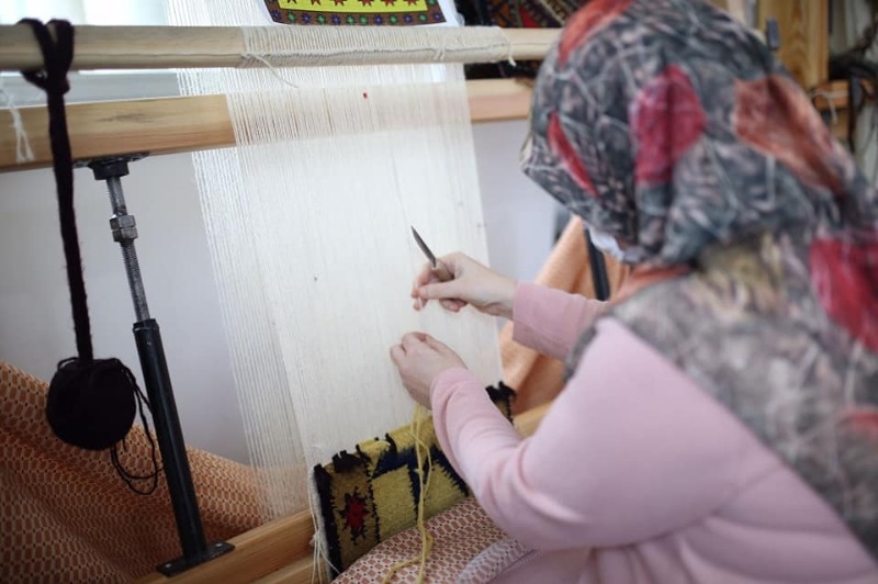 Geleneksel Dokuma Sanatı Necmiye Hatun Kadın Aktivite Merkezinde Yaşatılıyor