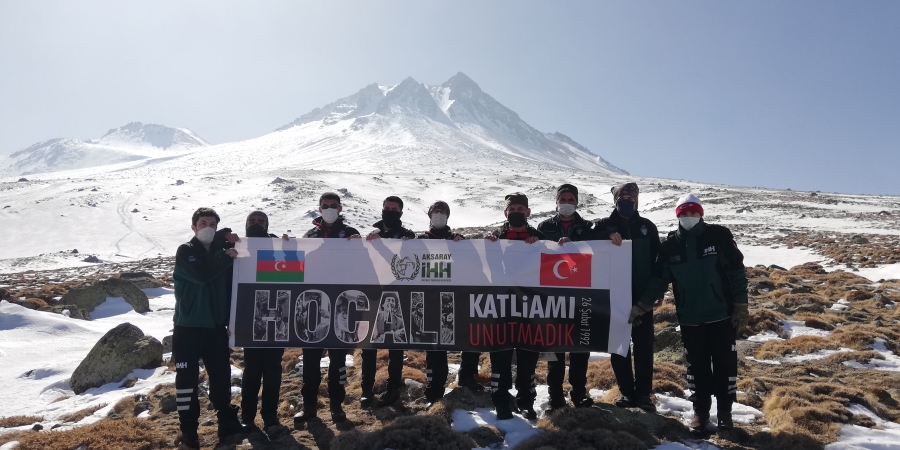 Aksaray İHH HOCALI katliamında hayatını kaybedenlerin anısına Hasandağı'nda doğa yürüyüşü düzenlendi