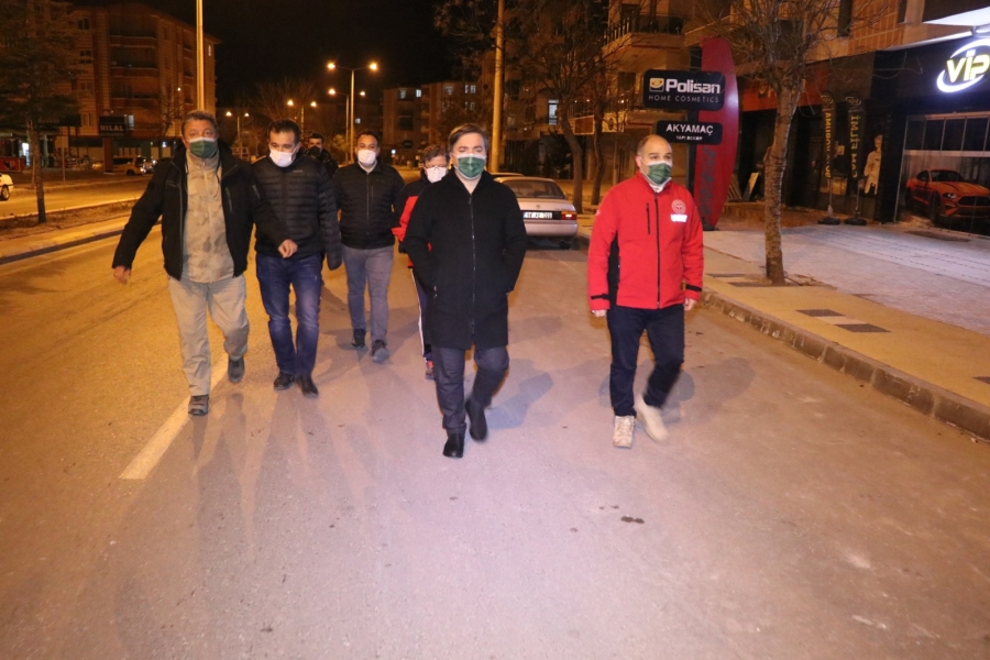 Vali Hamza Aydoğdu gece yarısı gerçekleştirilen uygulama ve denetimleri yerinde inceledi