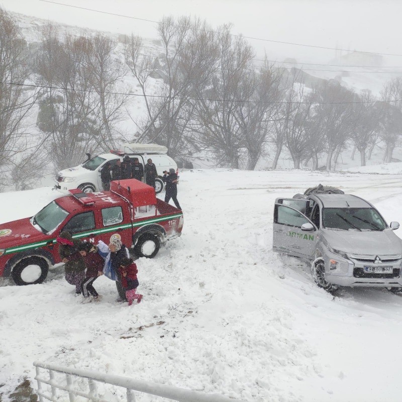 Aksaray'da olumsuz hava koşulları nedeniyle mahsur kalan 117 vatandaş kurtarıldı