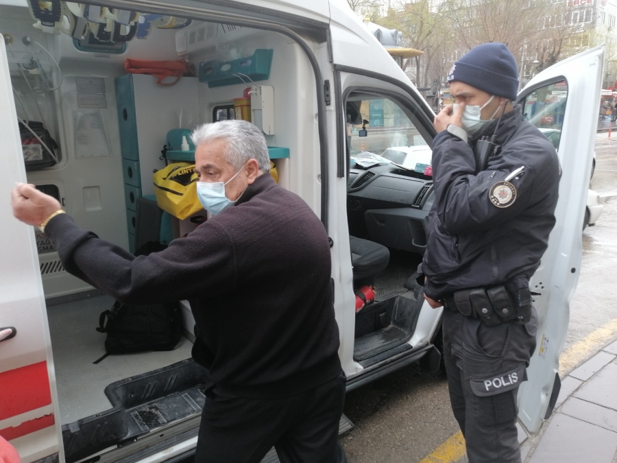 Evde Karantinada Olması Gereken Şahıs Bankadan Ambulans ile Yurt 'a Götürülerek Garantine Altına Alındı