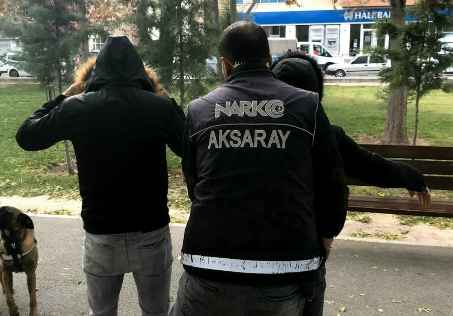 Aksaray'da Uyuşturucu Taciri 2 Torbacı Yakalandı