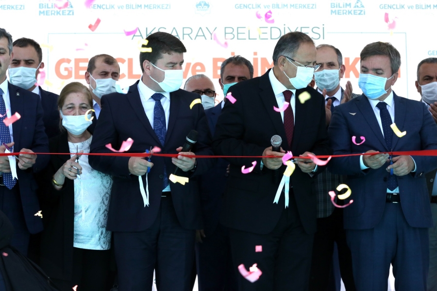 AK Parti Genel Başkan Yardımcısı Mehmet Özhaseki Aksaray'da Bilim Merkezi'nin açılışını yaptı