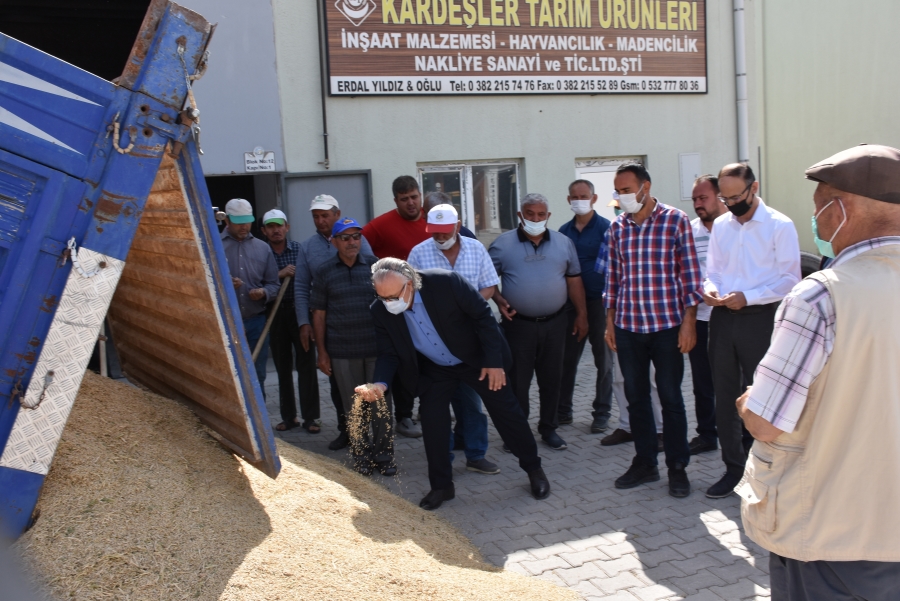 Yılın İlk Mahsulü Arpa Aksaray Ticaret Borsasında 2555 TL’den satıldı