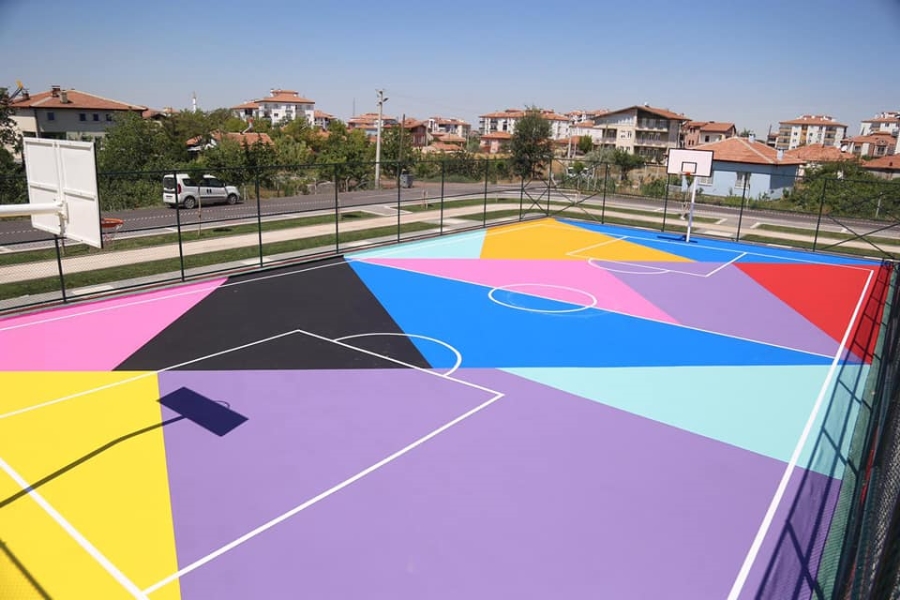 AKSARAY BELEDİYESİNDEN ŞİFAHANE MAHALLESİNE RENGARENK BASKETBOL SAHASI