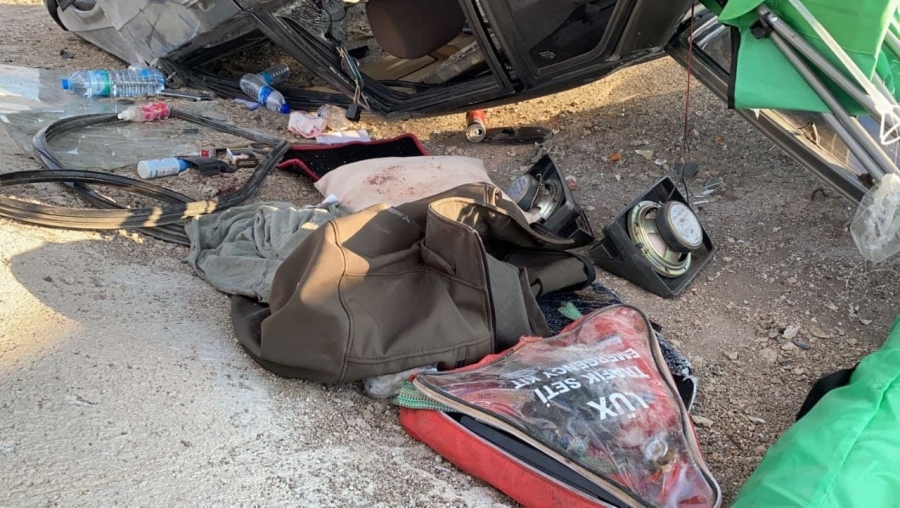 Otomobil takla attı: 1'i ağır 2 yaralı