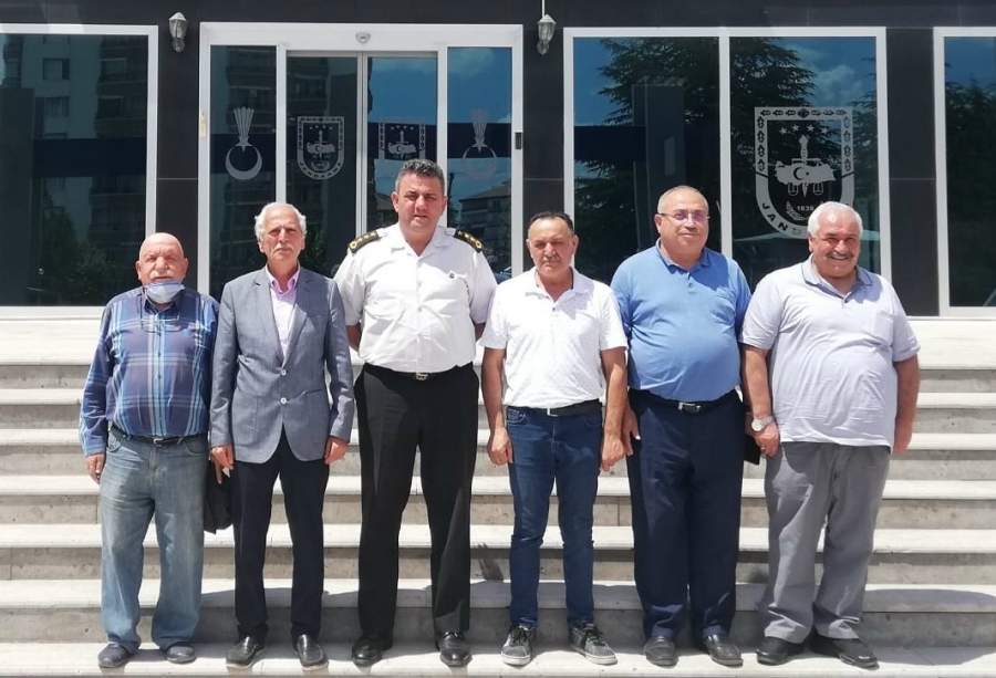 68 Aksaray Gazeteciler Cemiyeti jandarma Alay komutanı albay Hikmet Kaya'yı ziyaret etti