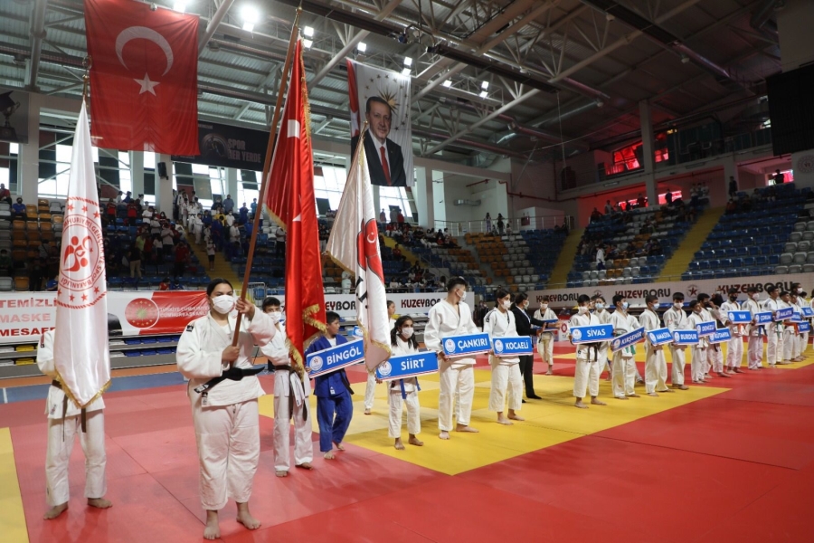 Yıldızlar Judo Türkiye Şampiyonası, Aksaray'da başladı