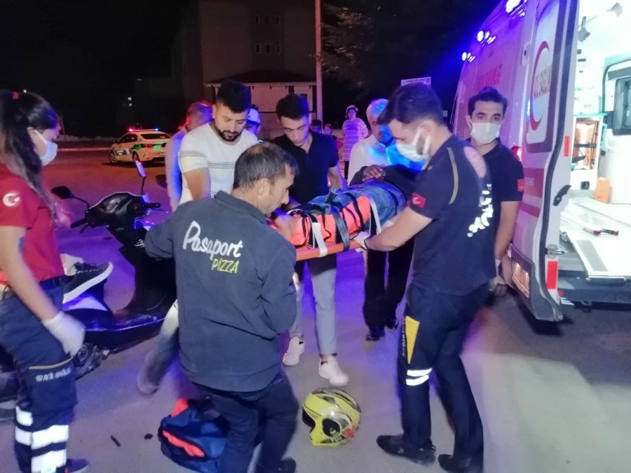 Aksaray'da otomobil ile motosiklet çarpıştı 1 kişi yaralandı