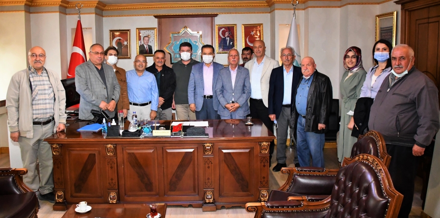Gazeteciler Belediye Başkanı Dr. Evren Dinçer'i Makamında Ziyaret Etti