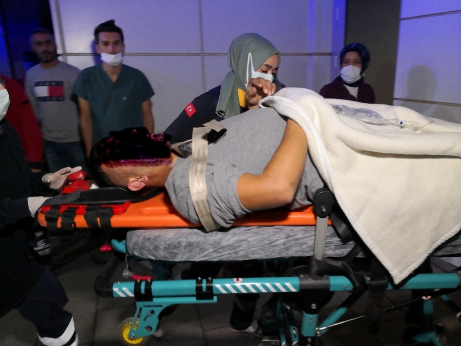 Aksaray'da Aralarında Husumet Olduğu İddia Edilen Şahıslar Kavga Yaptı Biri Diğerini Silahla Yaraladı.