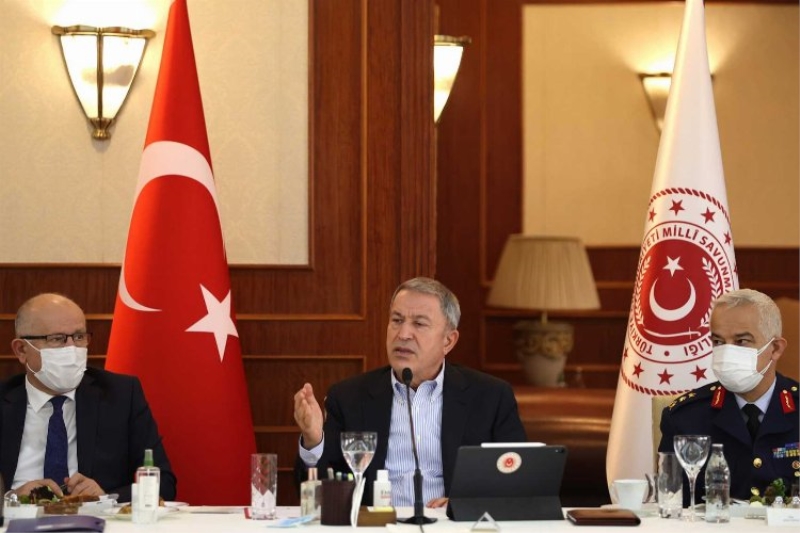 Bakan Akar'dan Yunanistan'a uyarı!