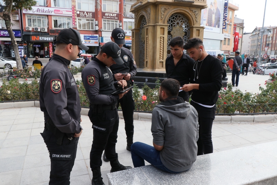 Aksaray Emniyet Müdürlüğü suç ve suçlularla mücadelemiz kararlılıkla devam edecektir dedi