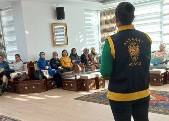 Aksaray'da Kadın Aktivite Merkezinde KADES Hakkında Kadınlar Bilgilendirildi.