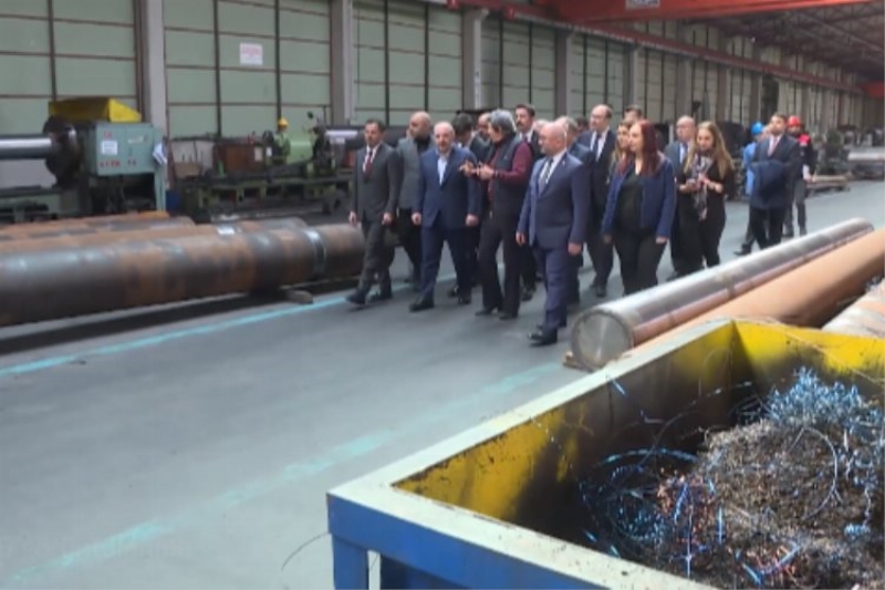 Bakan Varank'tan dev hidrolik silindirleri üreten fabrikaya ziyaret