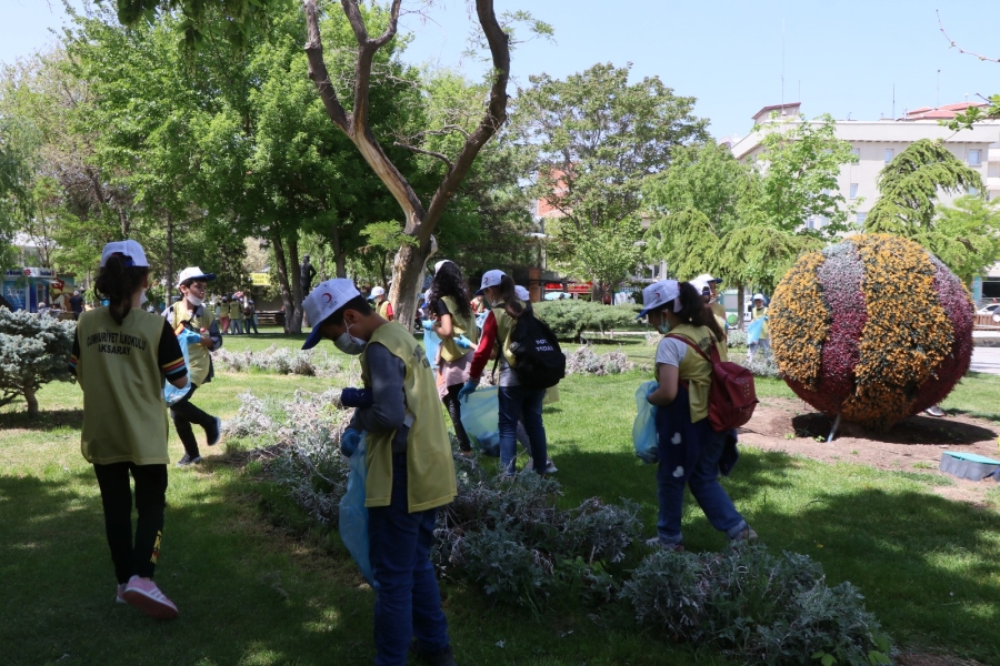 Aksaray’da 8 ilçede 8 farklı ilkokul çevre dostu okul olarak belirlendi.