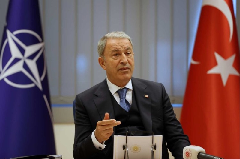 Bakan Akar: Bir taraftan 'güçlenelim' deniliyor diğer taraftan silah 'ambargosu' uygulanıyor