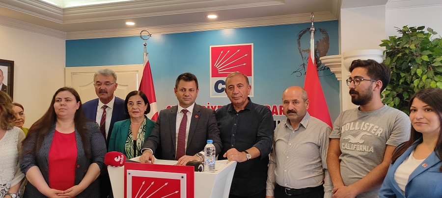 CHP İl Başkanı Ali Abbas Ertürk İstanbul Milletvekili Gürsel Tekin Eskişehir Milletvekili Jale Nur Süllü İle Birlikte Basın Toplantısı Yaptı