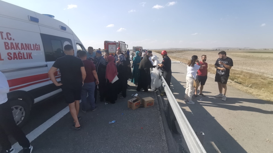 Aksaray'da meydana gelen kazada 3'ü ağır 8 kişi yaralandı