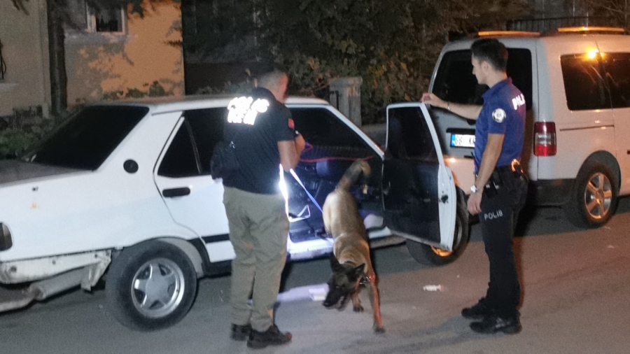 Husumetlisinin Evine ve Aracına Kurşun Yağdırdı