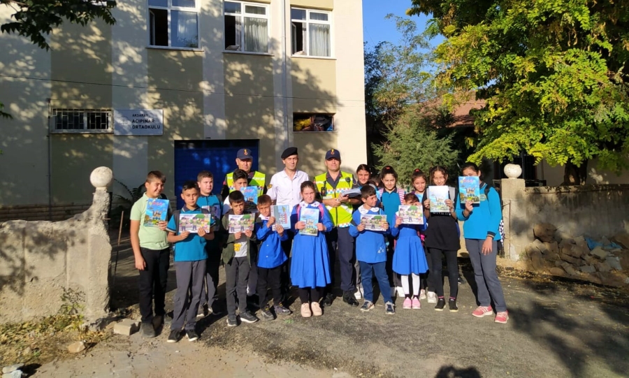 Aksaray Jandarması Öğrencilerin Heyecanlarına Ortak Oldu